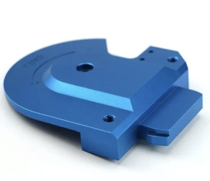 Parties tournées CNC en aluminium 6061-T6 couleur anodisée pour les corps de vannes