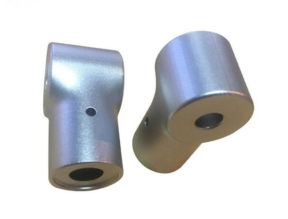 Pièces fabriquées sur mesure à la CNC pour machines industrielles ayant une densité de matériau de 2,7 G/cm3